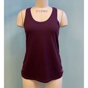 Vuori Lux Performance Tank - Cerise Heather